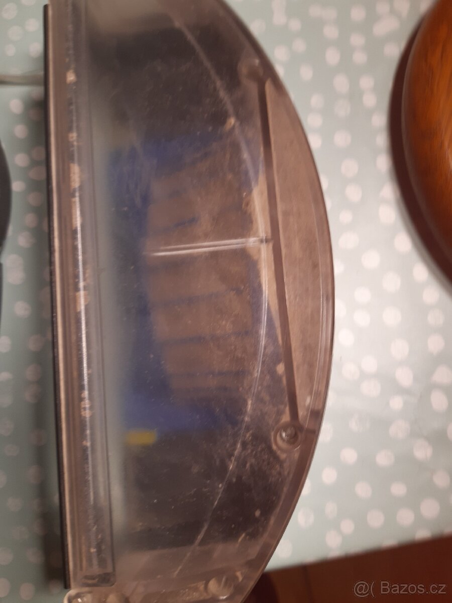 Robotický vysavač - 10