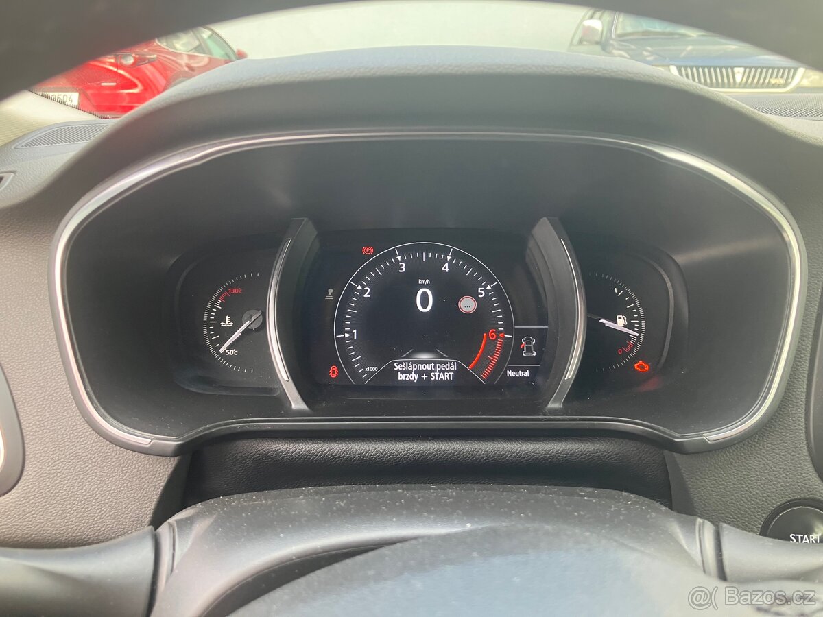 Renault Megane 1.3 TCe - 10