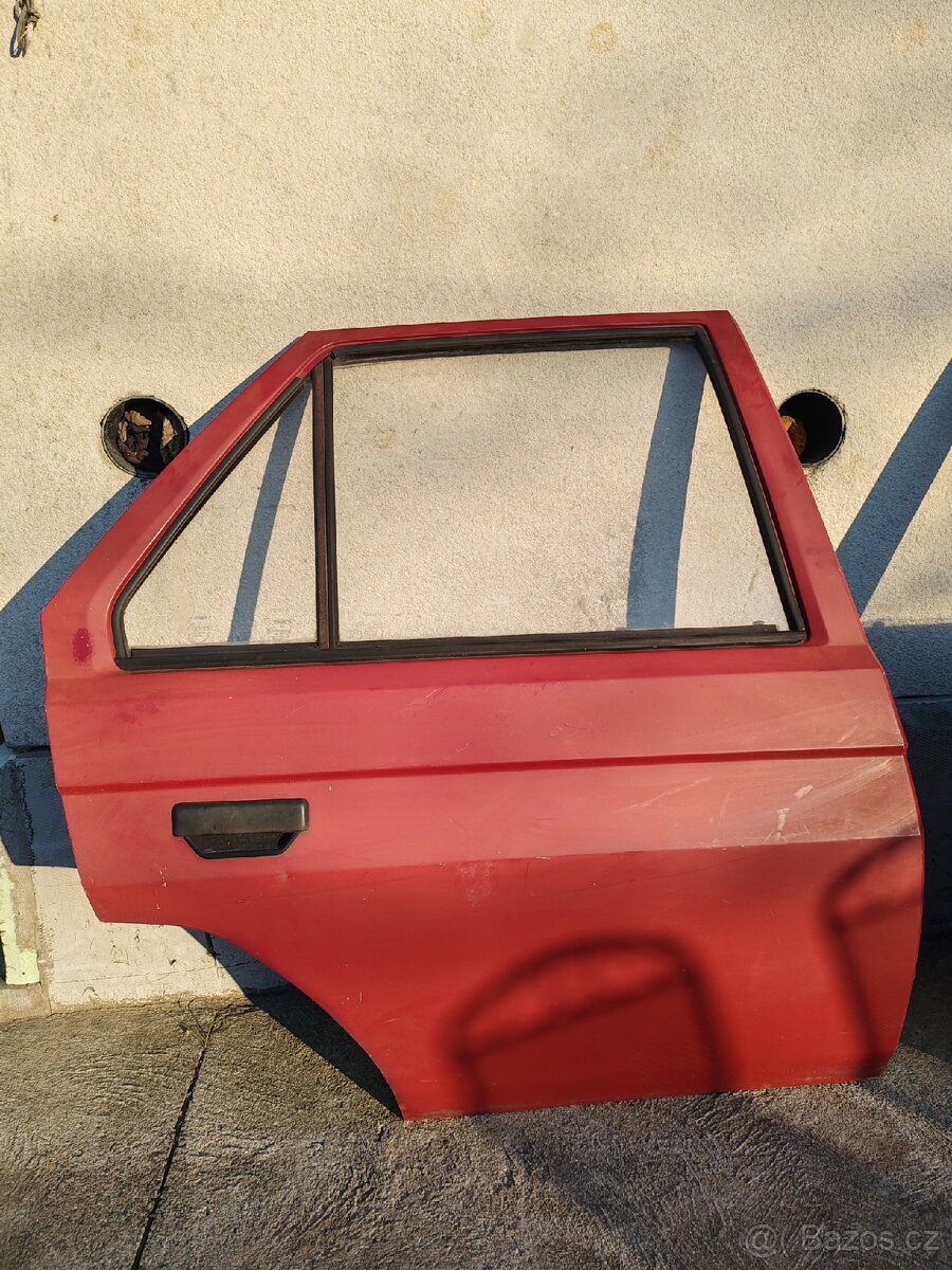 Zadní dveře škoda favorit- levé a pravé - 10