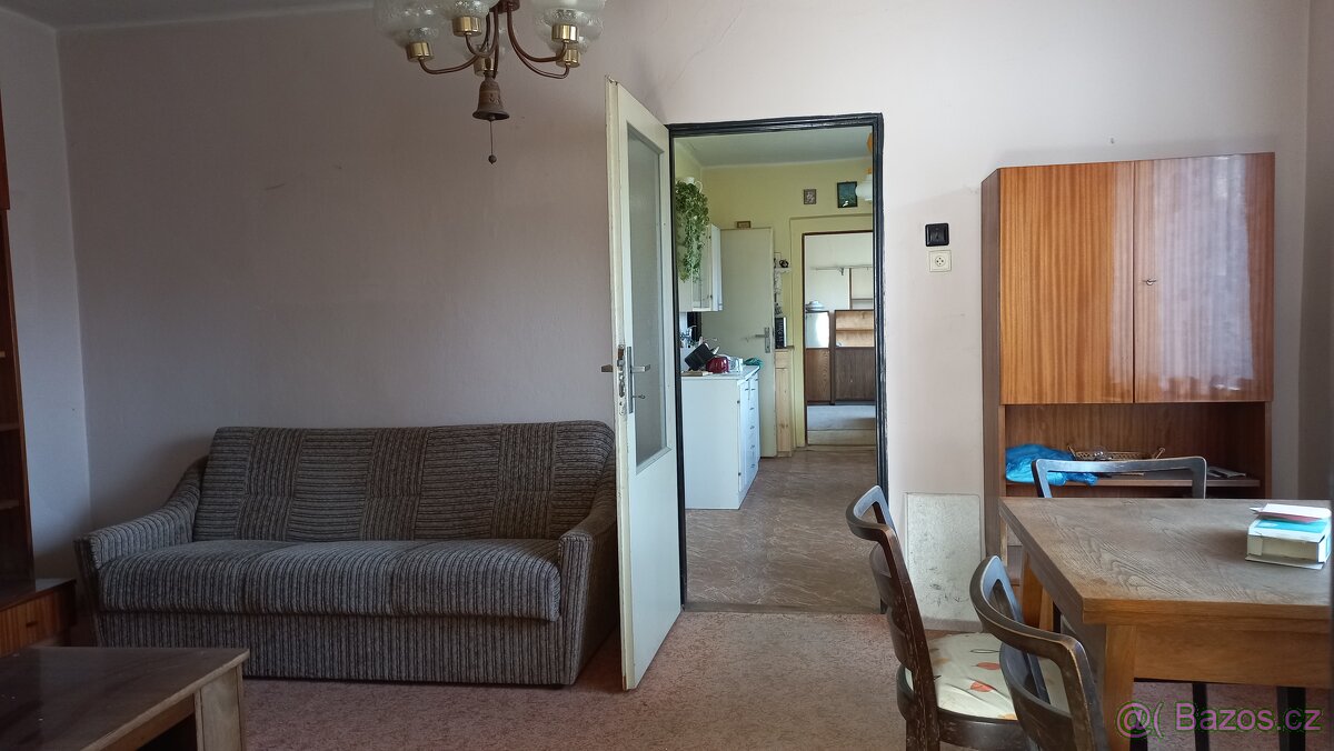 Prodej zemědělská usedlost blízko Prahy rodinnýdům - 10