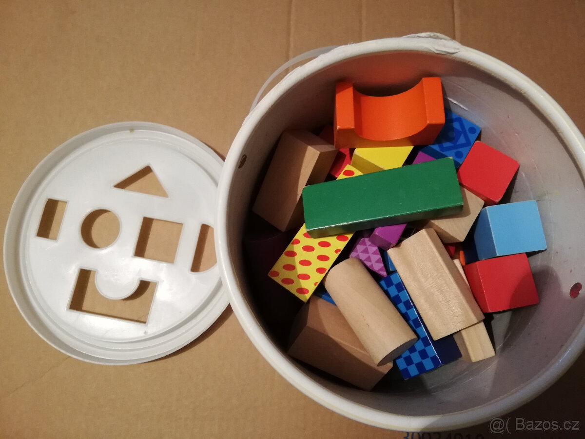 Hračky a stavebnice pro děti - 10