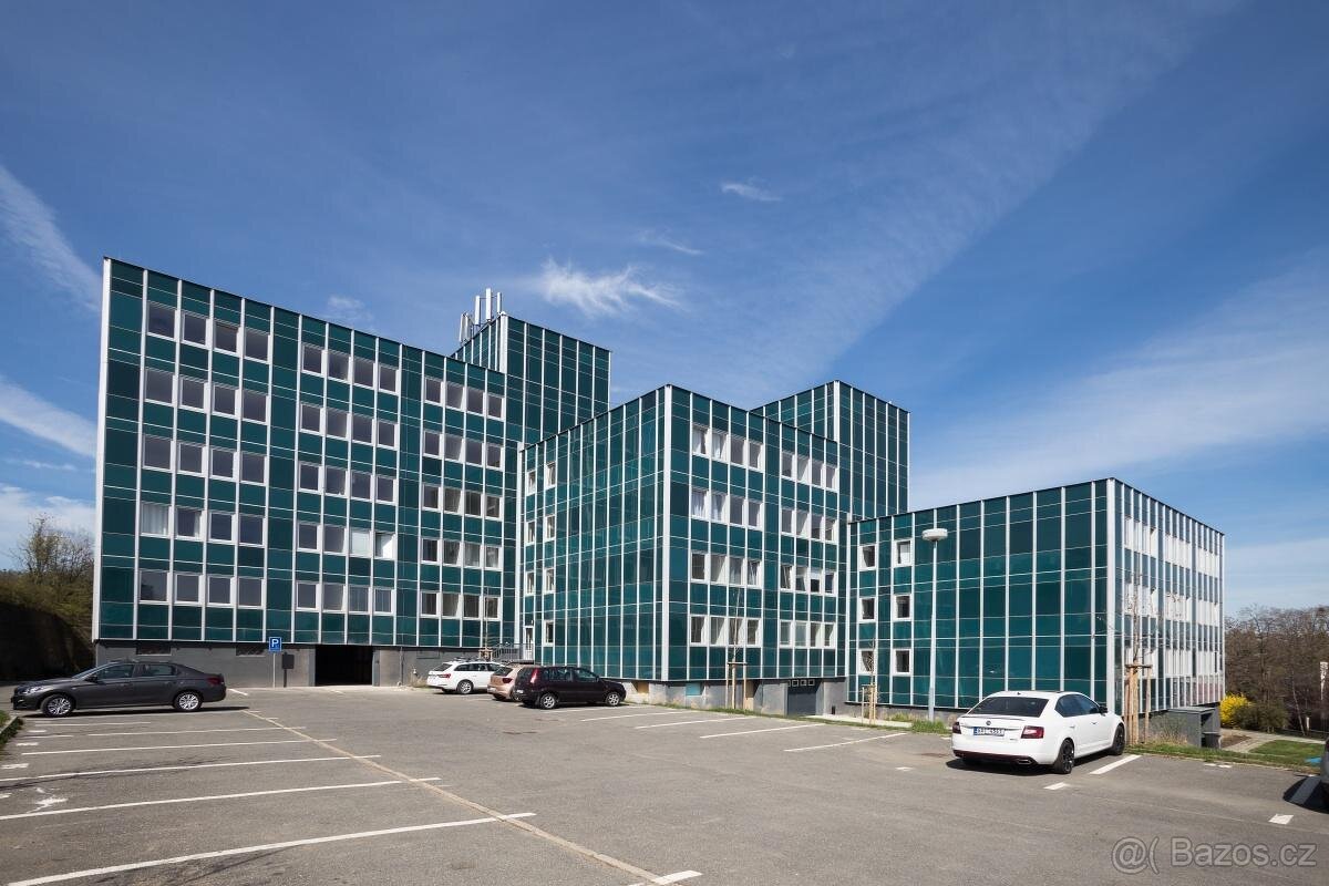 Pronájem skladového prostoru, 41m2, uzamykatelný, P5 - Jinon - 10