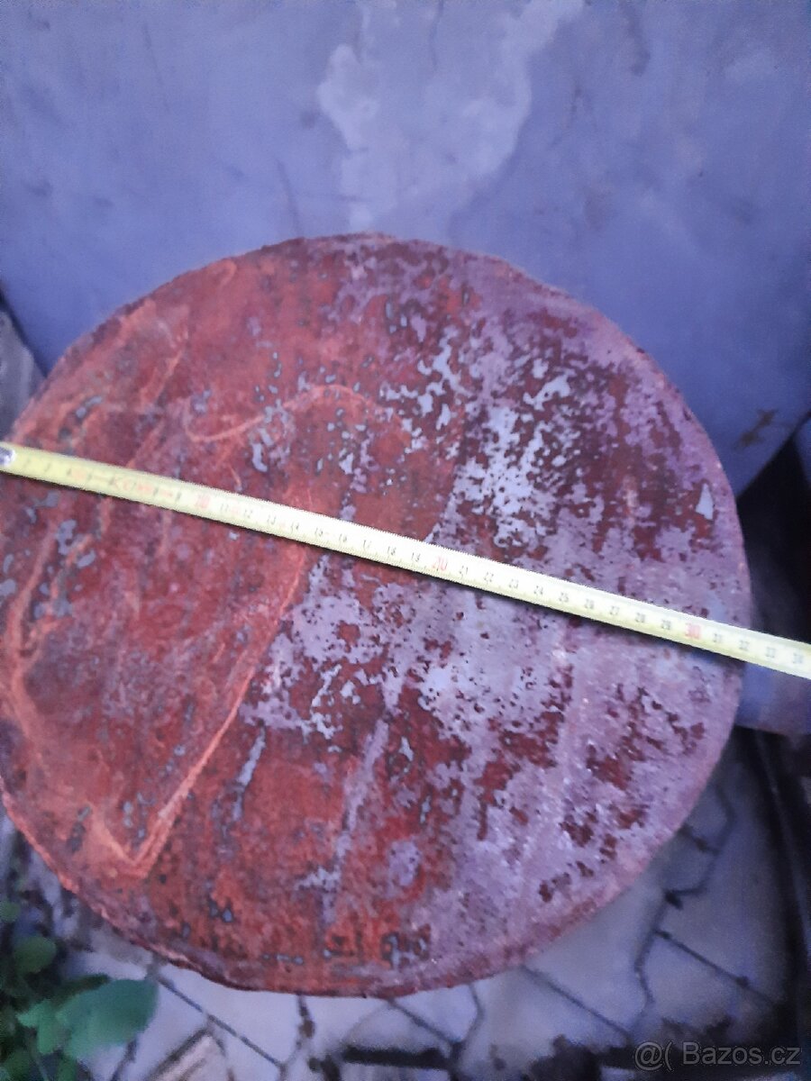 Prodám závaží kulaté,dily pro traktor - 10