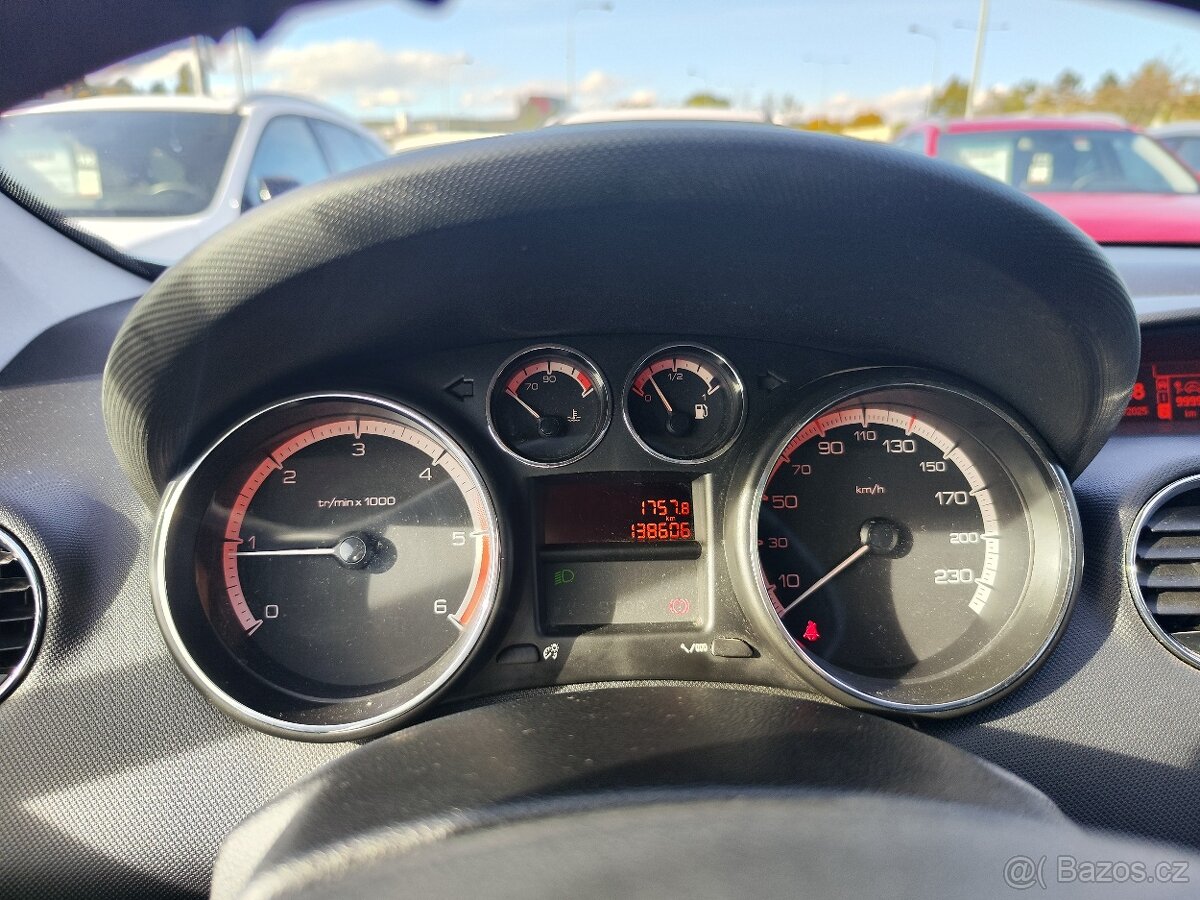 Peugeot 308 1.6 HDI/80kW Premium - 10