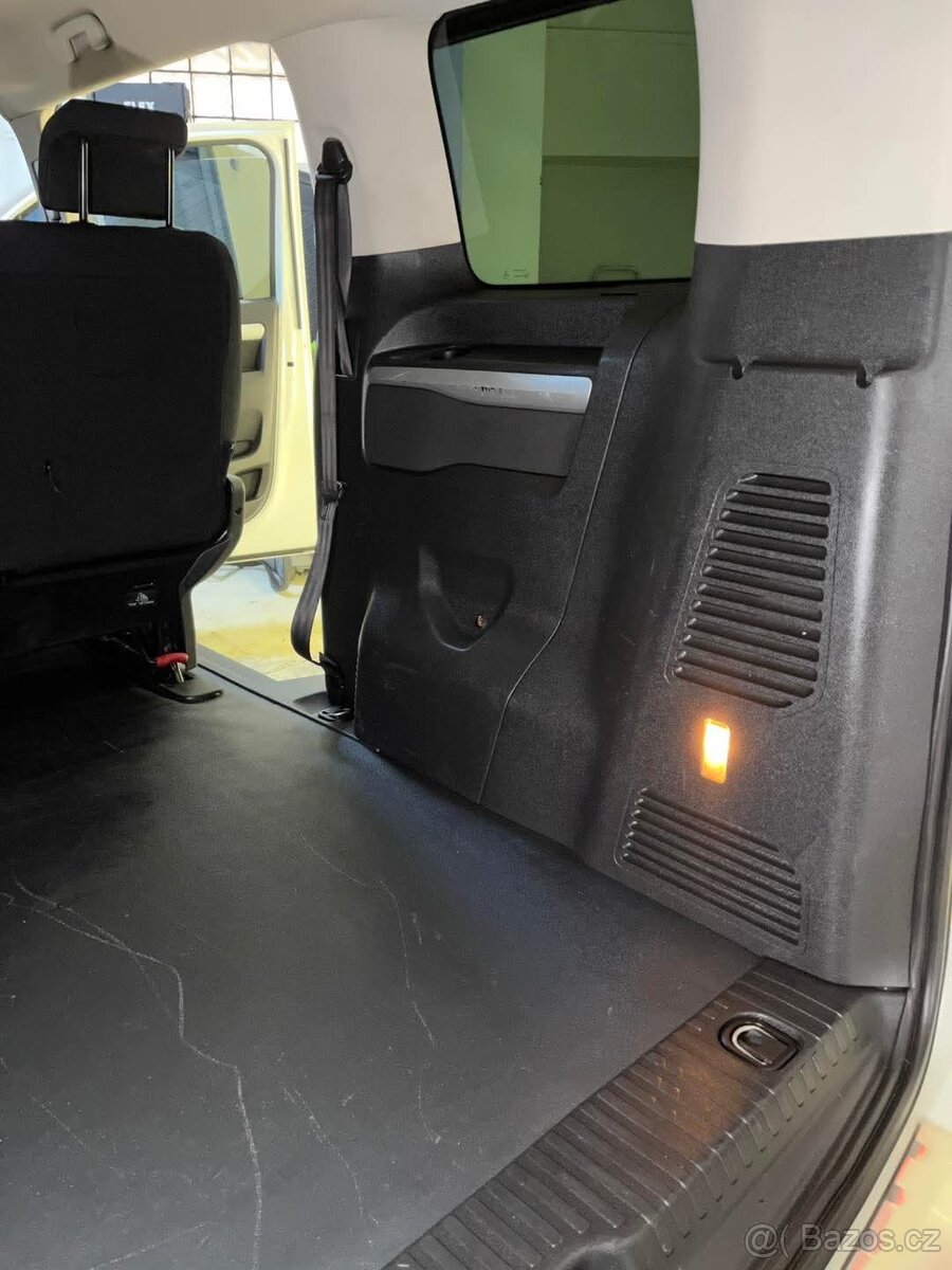 Peugeot Traveller - 10