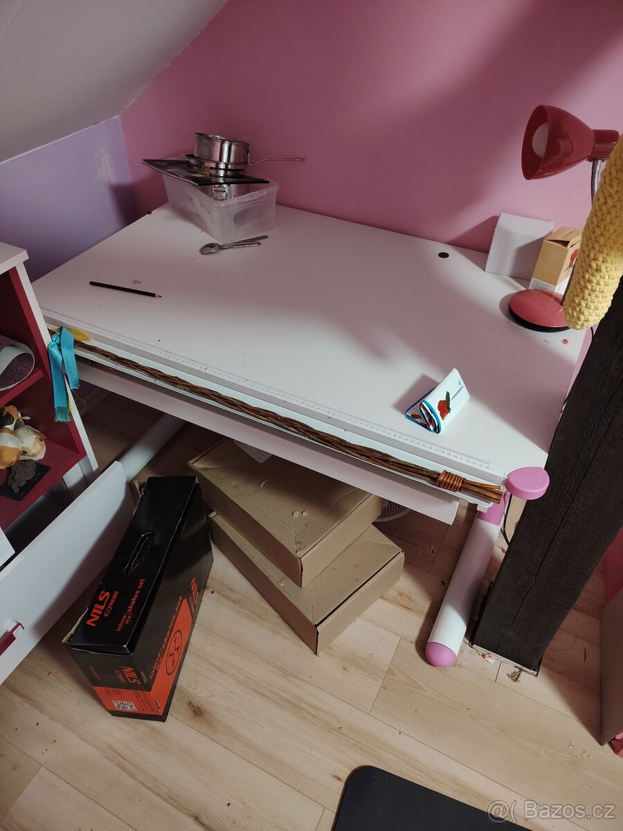 Dětský pokoj – postel, skříň, stůl, komoda – TOP stav - 10