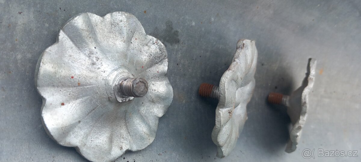 stará kovaná vrata - 10