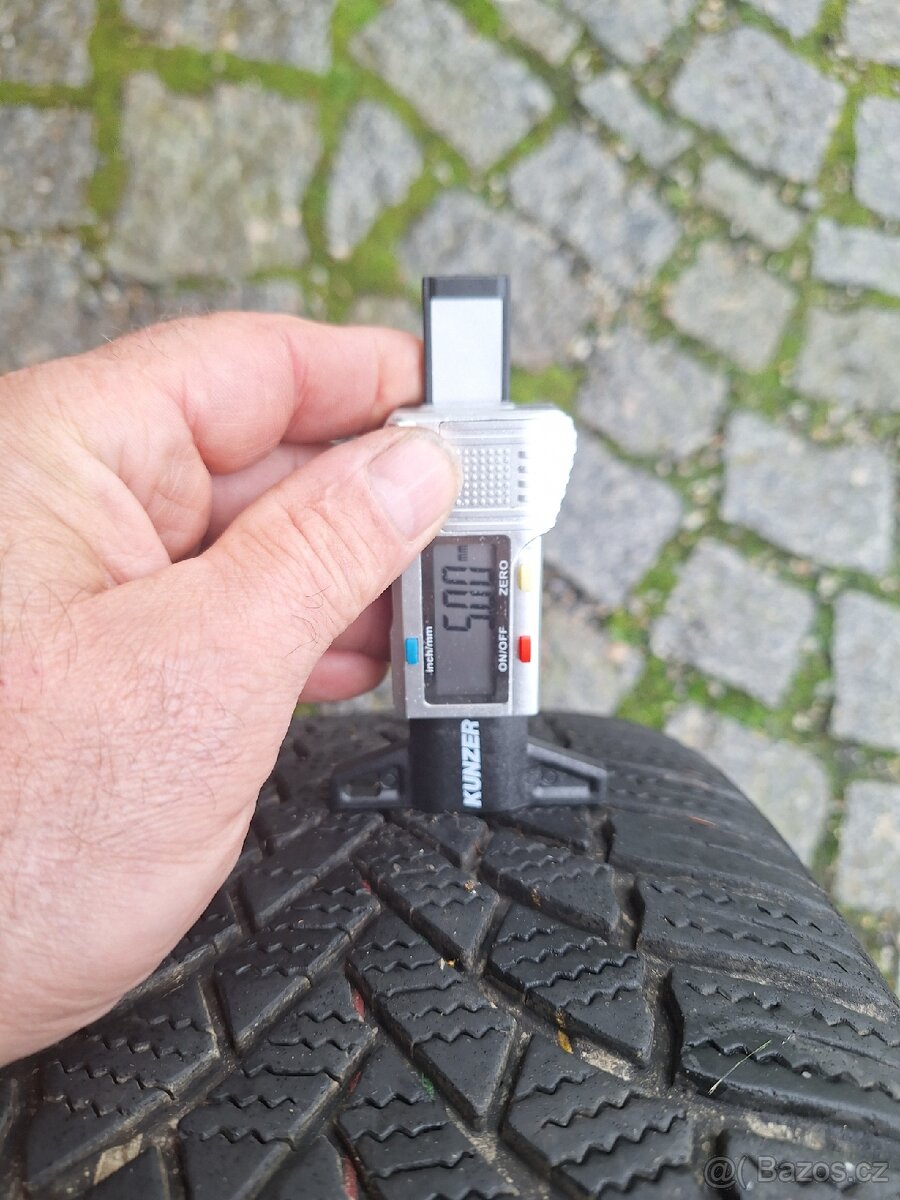 4 ks zimní Bridgestone 205 50 17 - 10