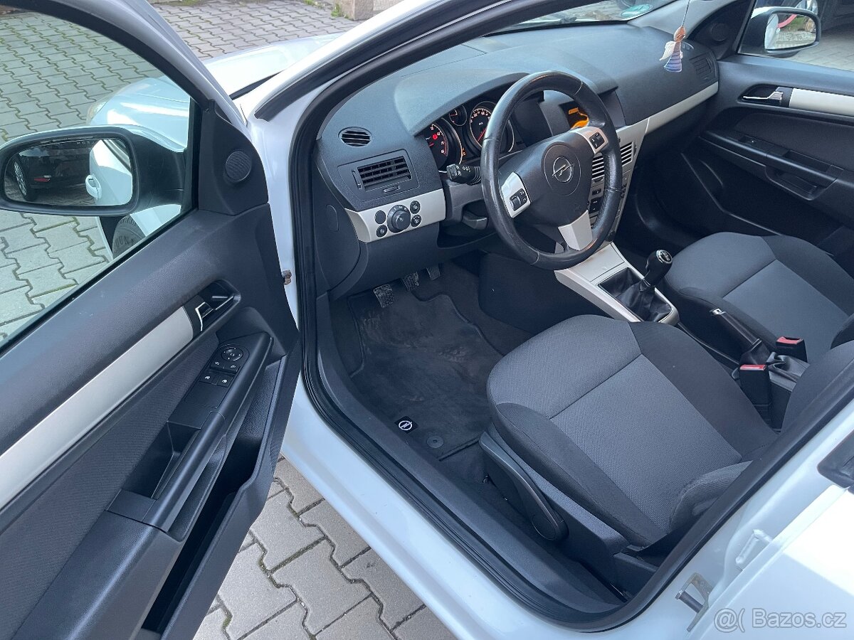 Opel Astra 1,6 i 77kw - 10