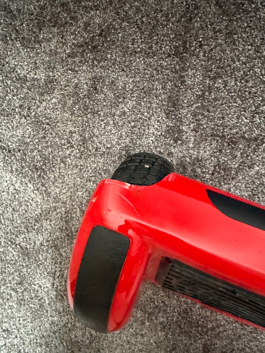 Červený hoverboard - 10