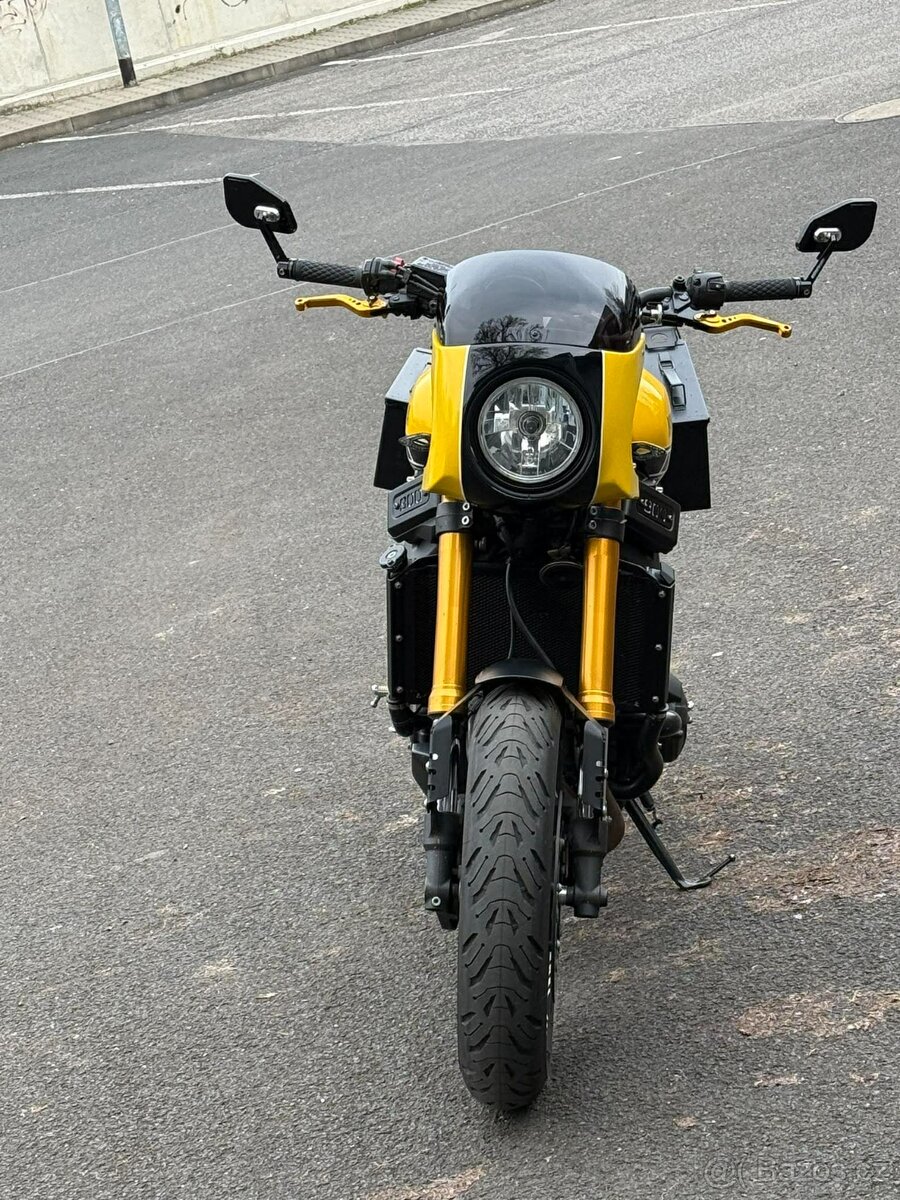 Yamaha XSR 900 - 10