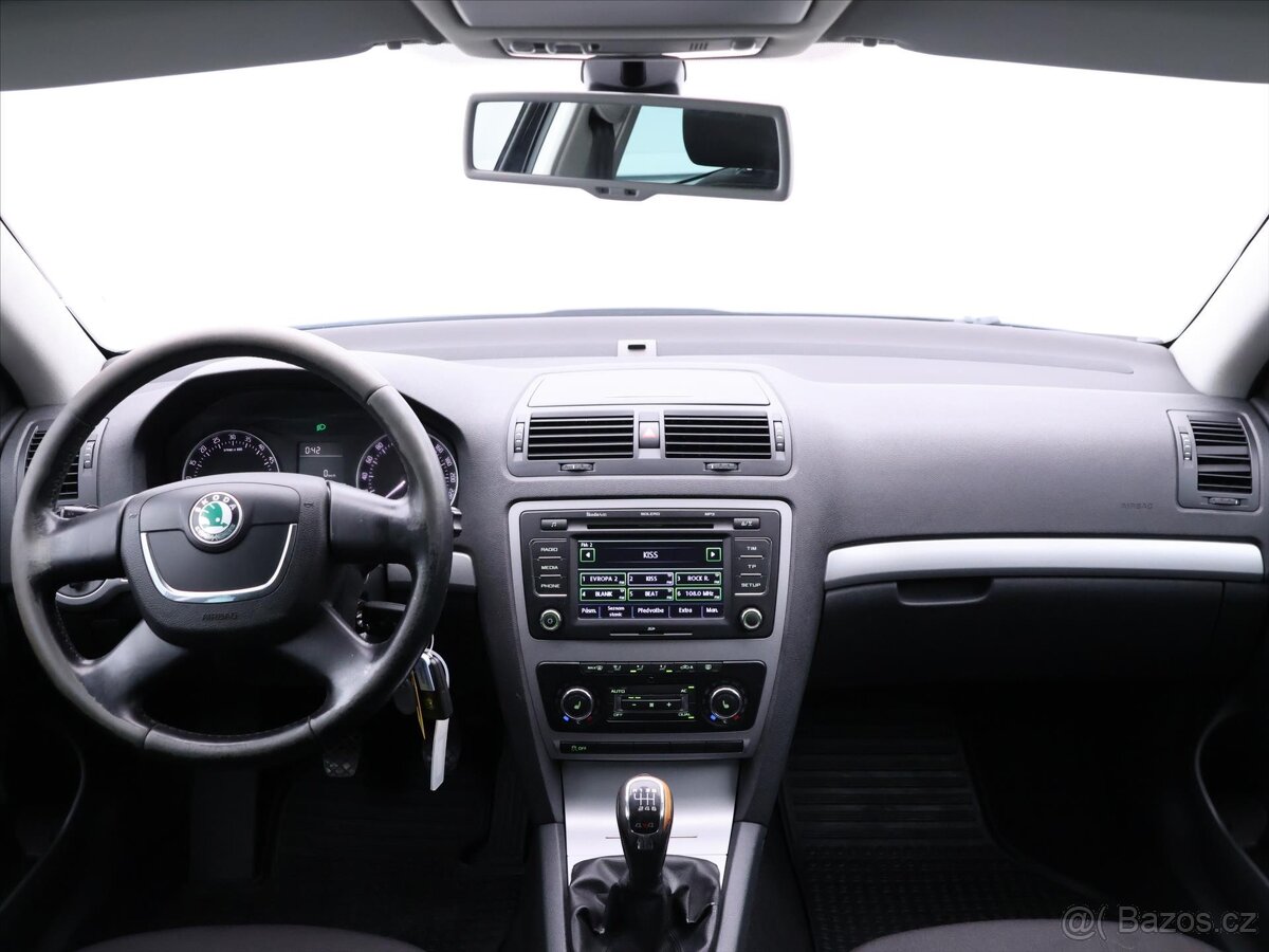 Škoda Octavia 1,6 TDI 4x4 Elegance (2011) - 10