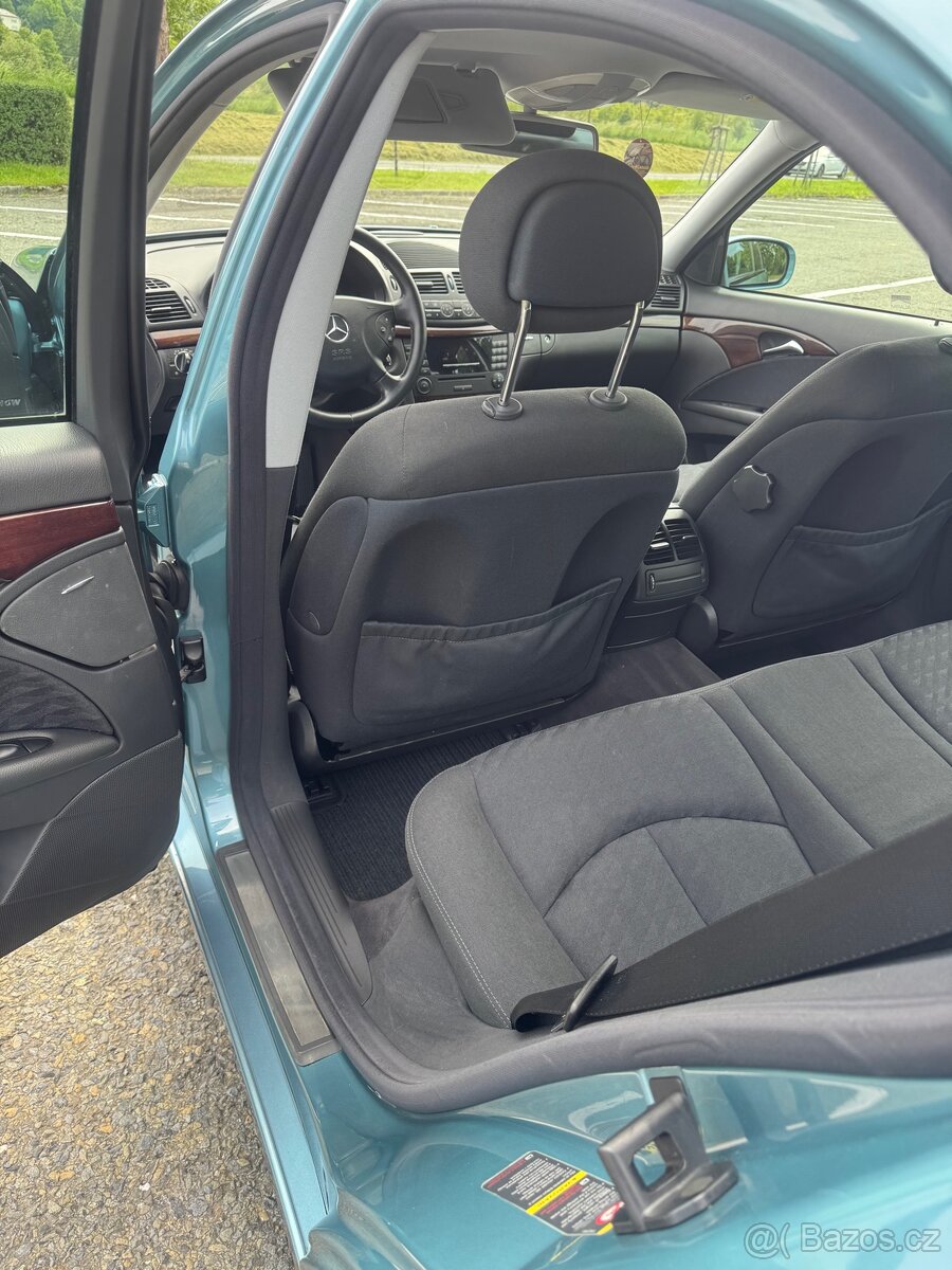 Mercedes-Benz E 270 CDi - 10