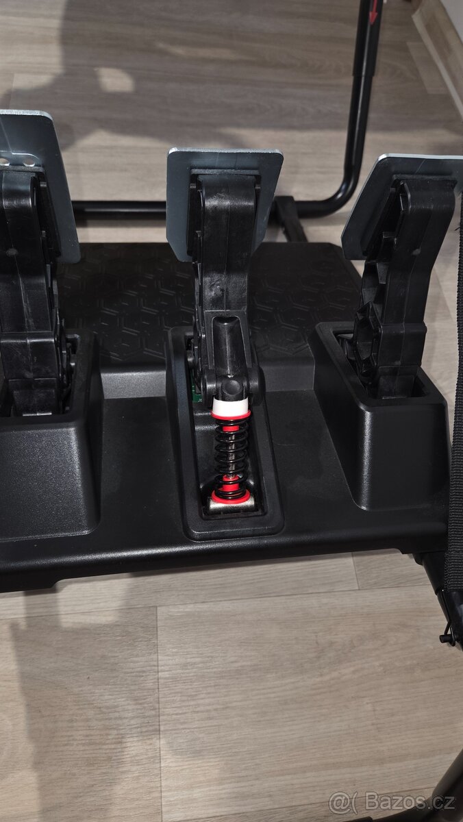 Herní volant Thrustmaster T248 + křeslo Next Level Racing - 10