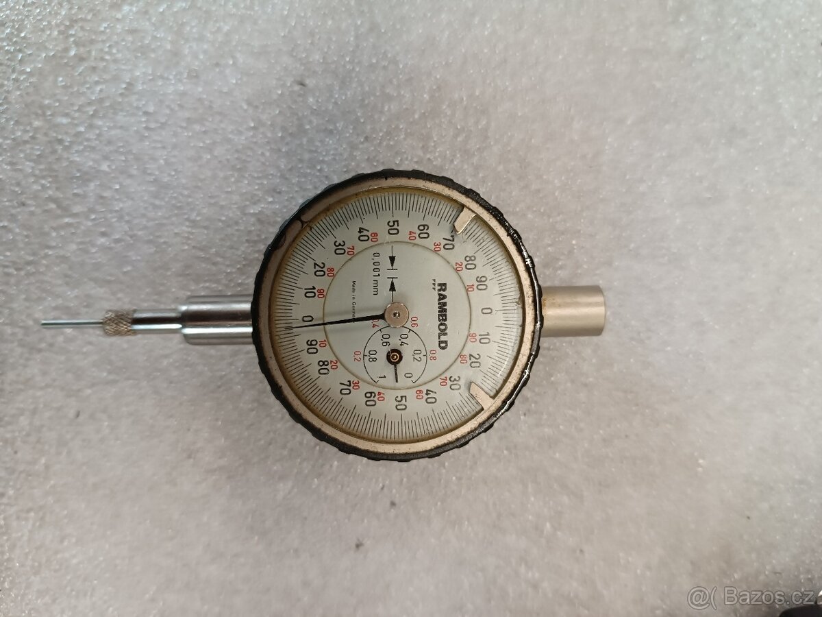 Úchylkoměr plus stojánek - 10