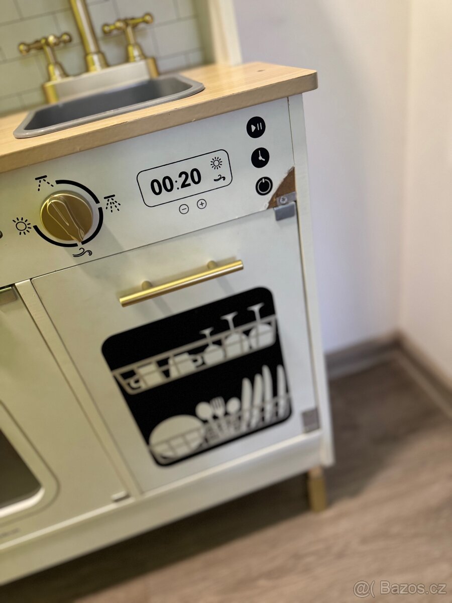 Interaktivní XXL dřevěná kuchyně s LED osvětlením - 10