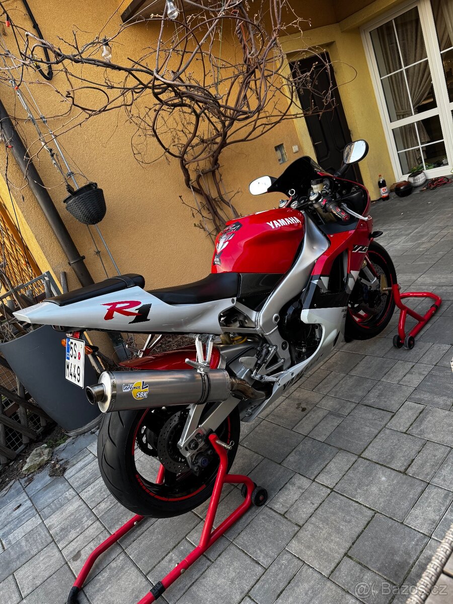 Yamaha R1 1999 RN01 - 10