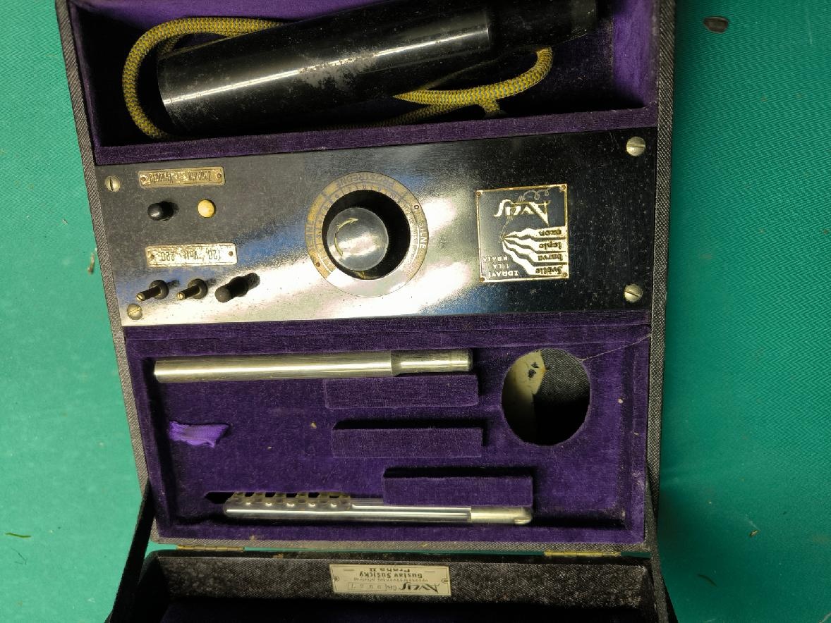 Prvorepublikový přístroj elektroléčba - 10