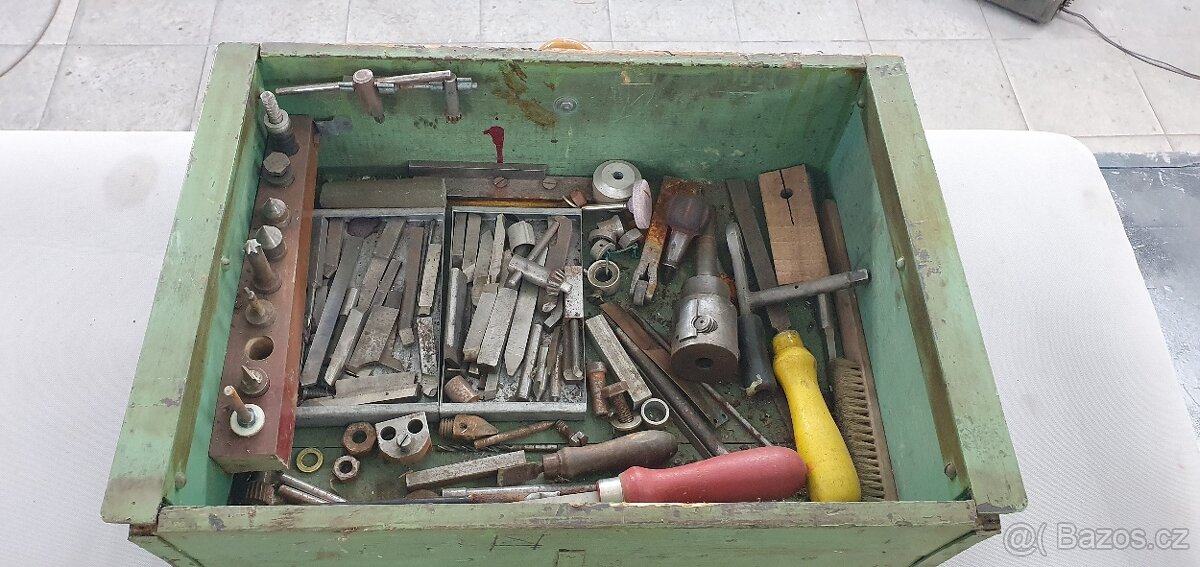 Stolní soustruh - 10