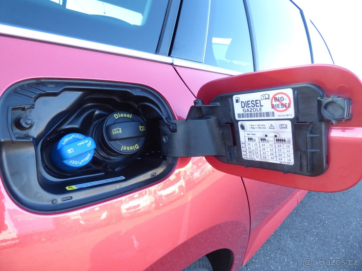 Škoda Superb 2,0 TDI DSG,Bi-Xenon,model 2018 kombi Style - 10