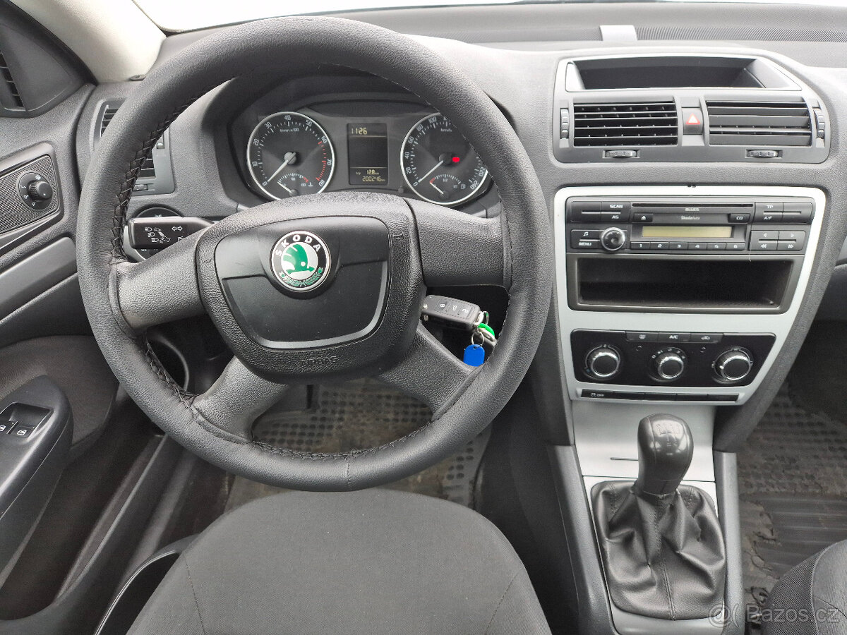 Škoda Octavia II combi, FaceLift 1,6MPi,serviska,06/2011 - 10