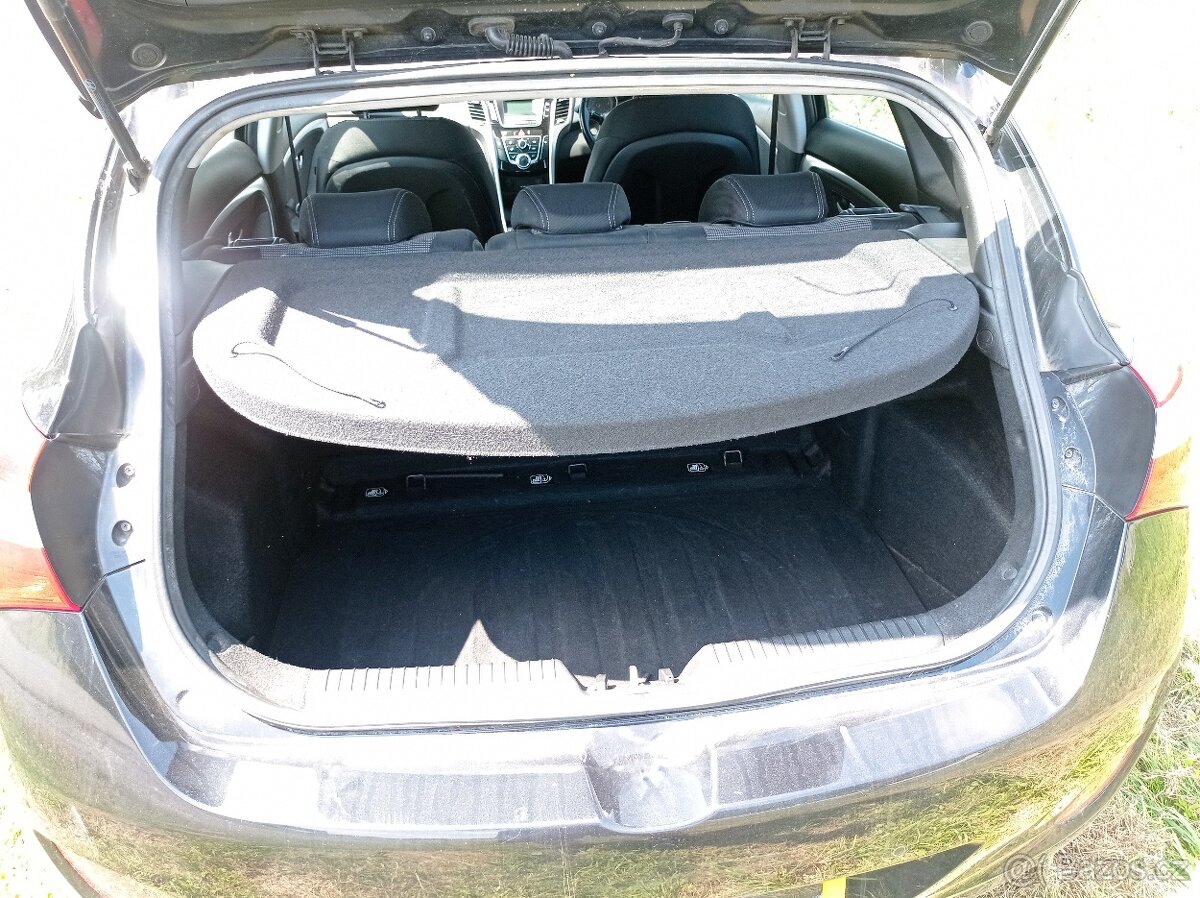 Hyundai i30 1.6 CRDi blue drive active náhradní díly - 10
