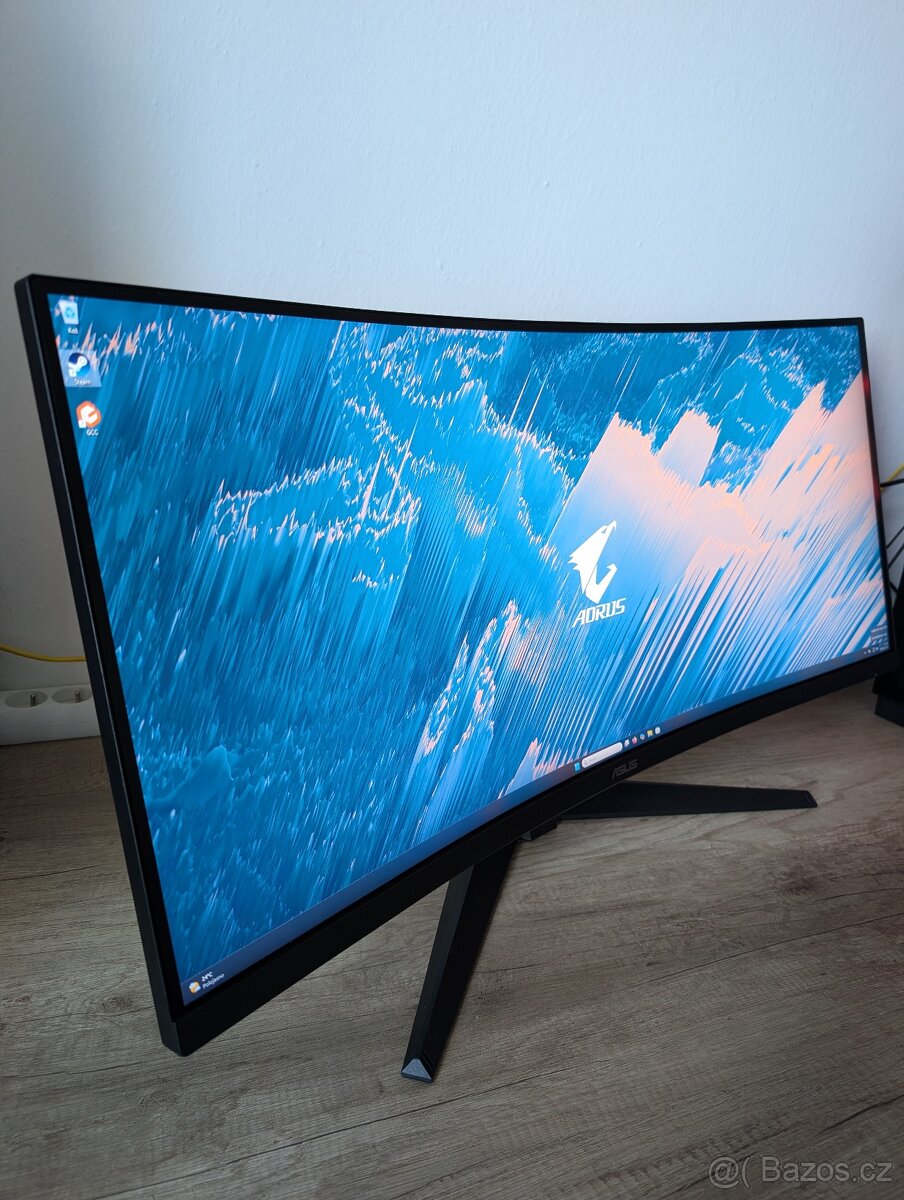 Herní Počítač Aorus+Monitor - 10