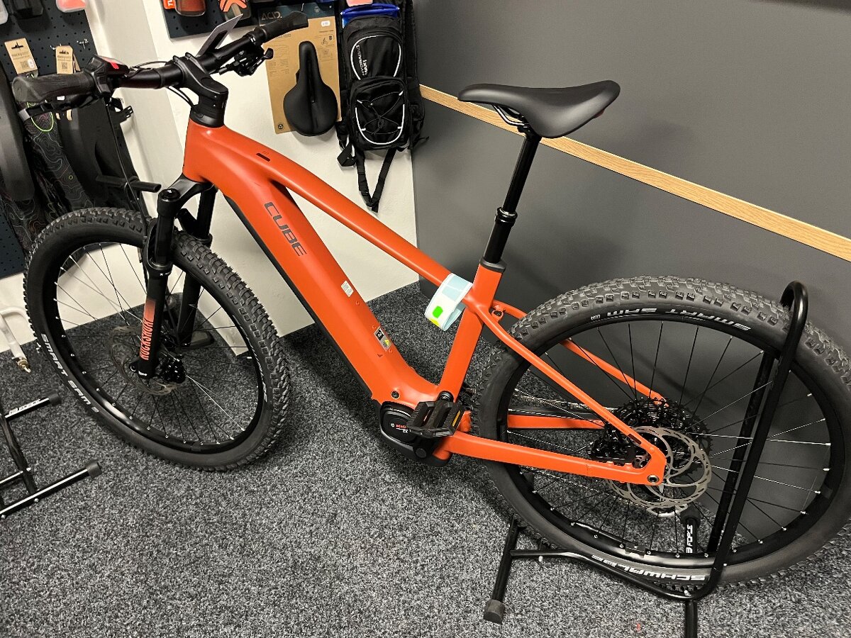 CUBE Reaction Hybrid RACE 800 vel.L 2026 NOVÝ MODEL or.mat - 10