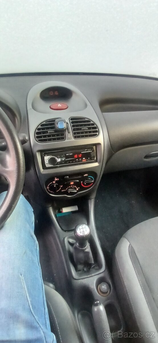 Peugeot 206 - 10