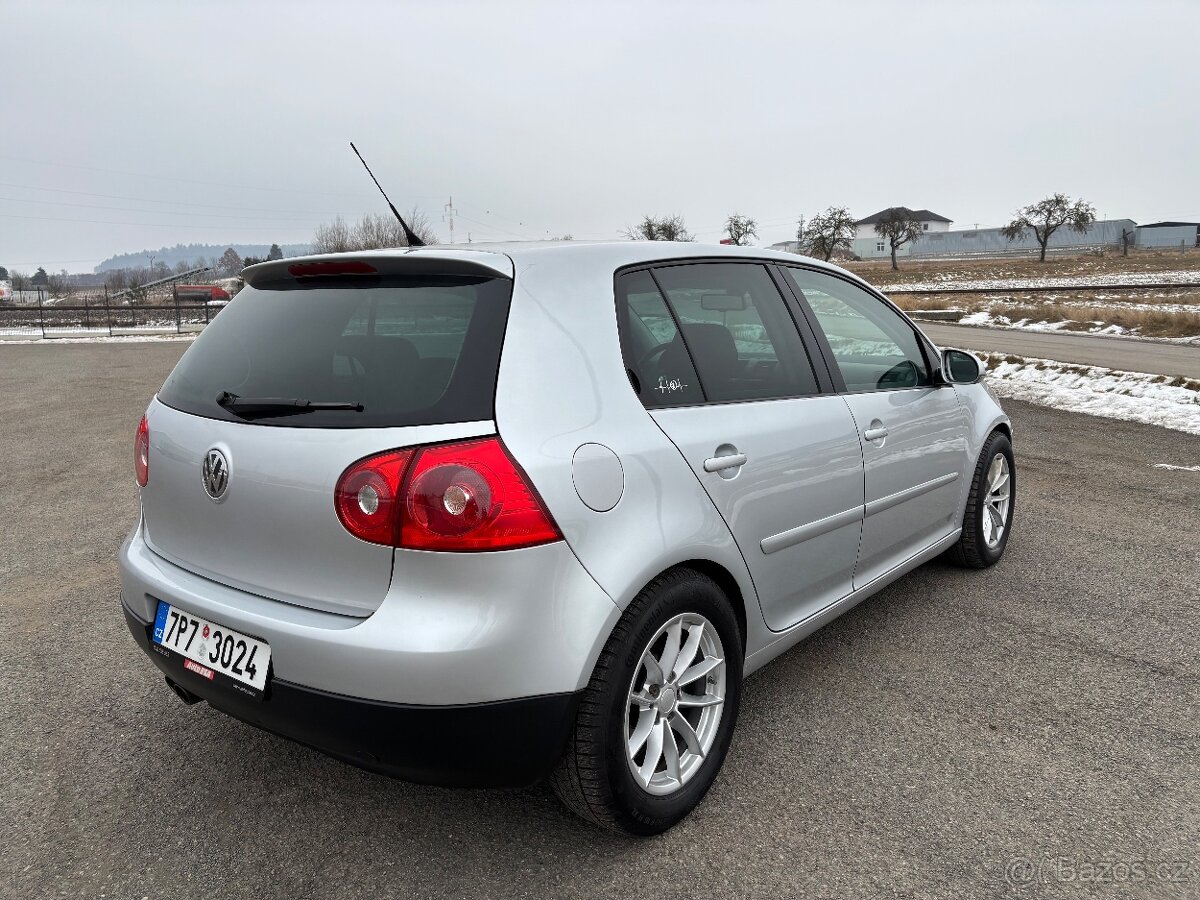 Volkswagen Golf 5 2.0TDI - 10