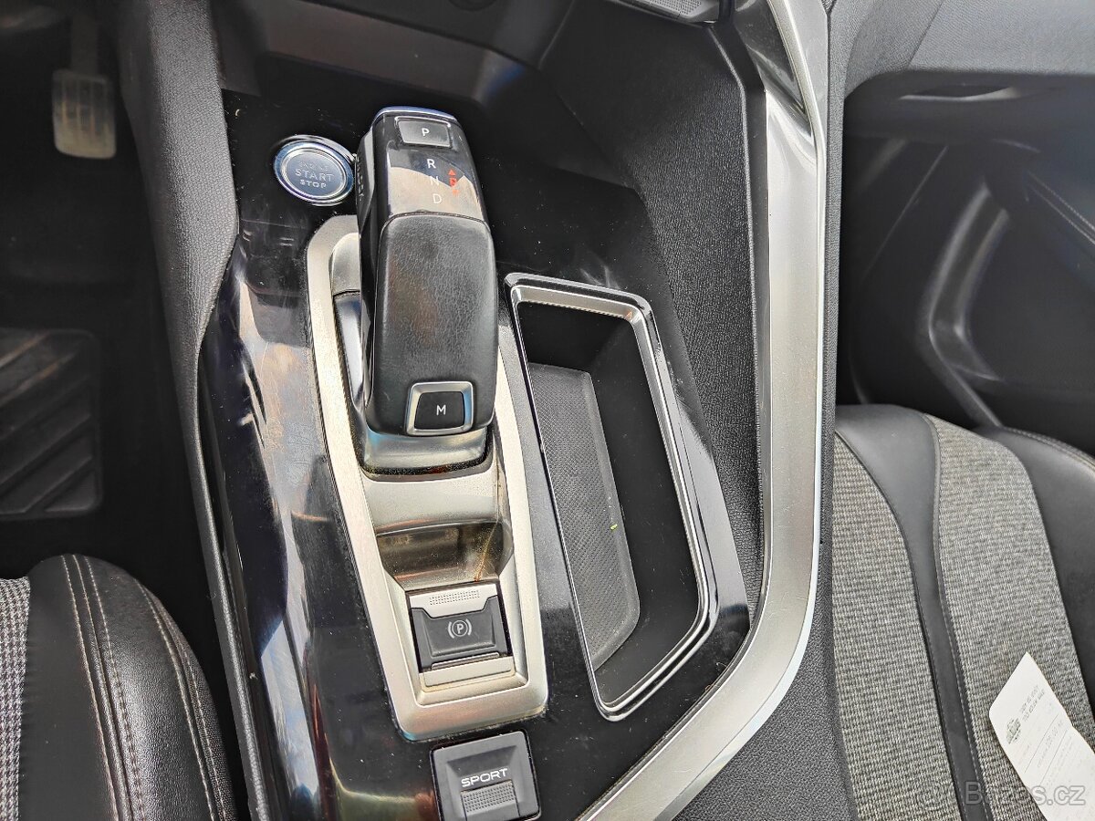 PEUGEOT 3008 1.2 PureTech 96kW, automat - 10