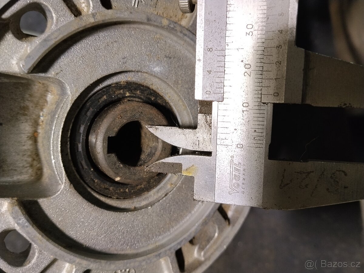 Uhlová prevodovka 1:35 - 10