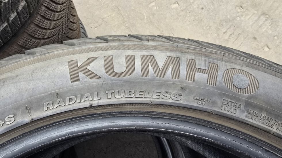 Zimní pneu 235/45/18 Kumho - 10