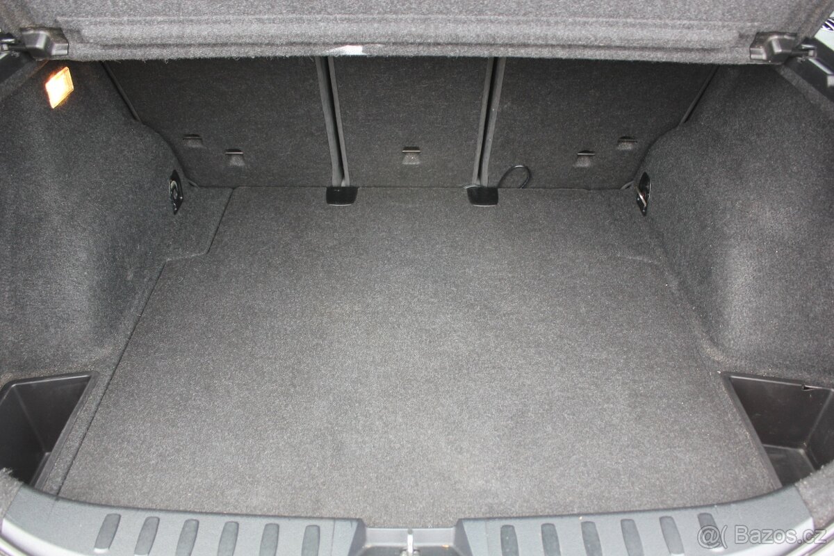 BMW X1 18D, sDrive, M-paket, manuál - 10