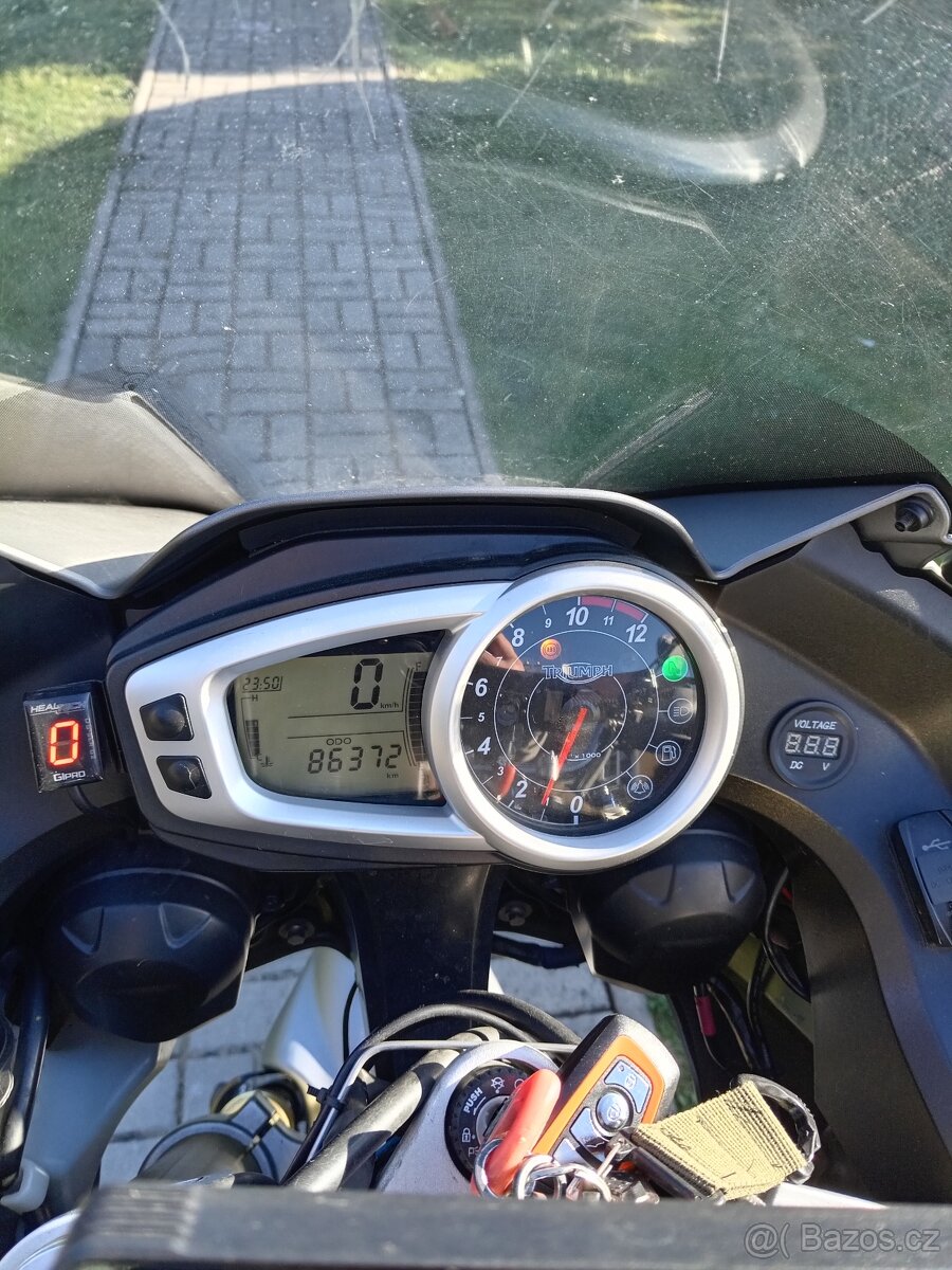 Triumph tiger 1050 - 10