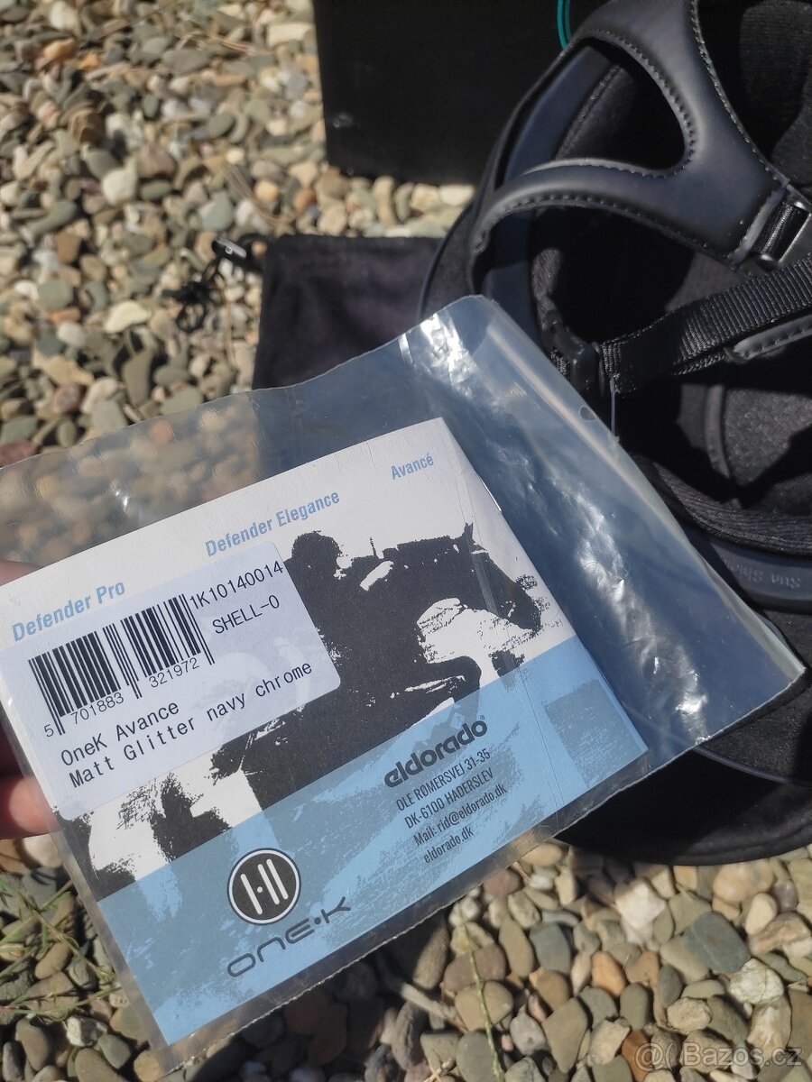 Nová helma ONE K Avance Glitter Chrome - 10