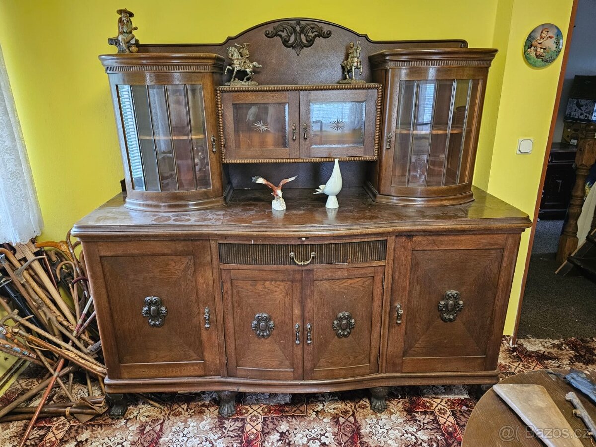 Skříně,komody,skleník,trofeje,paroží. - 10