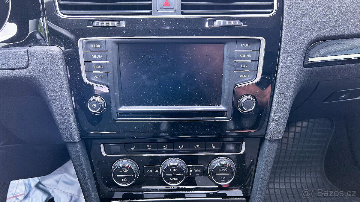 Vůz na náhradní díly VW Golf 7 kombi 2016 CRLB PGS LC9X - 10