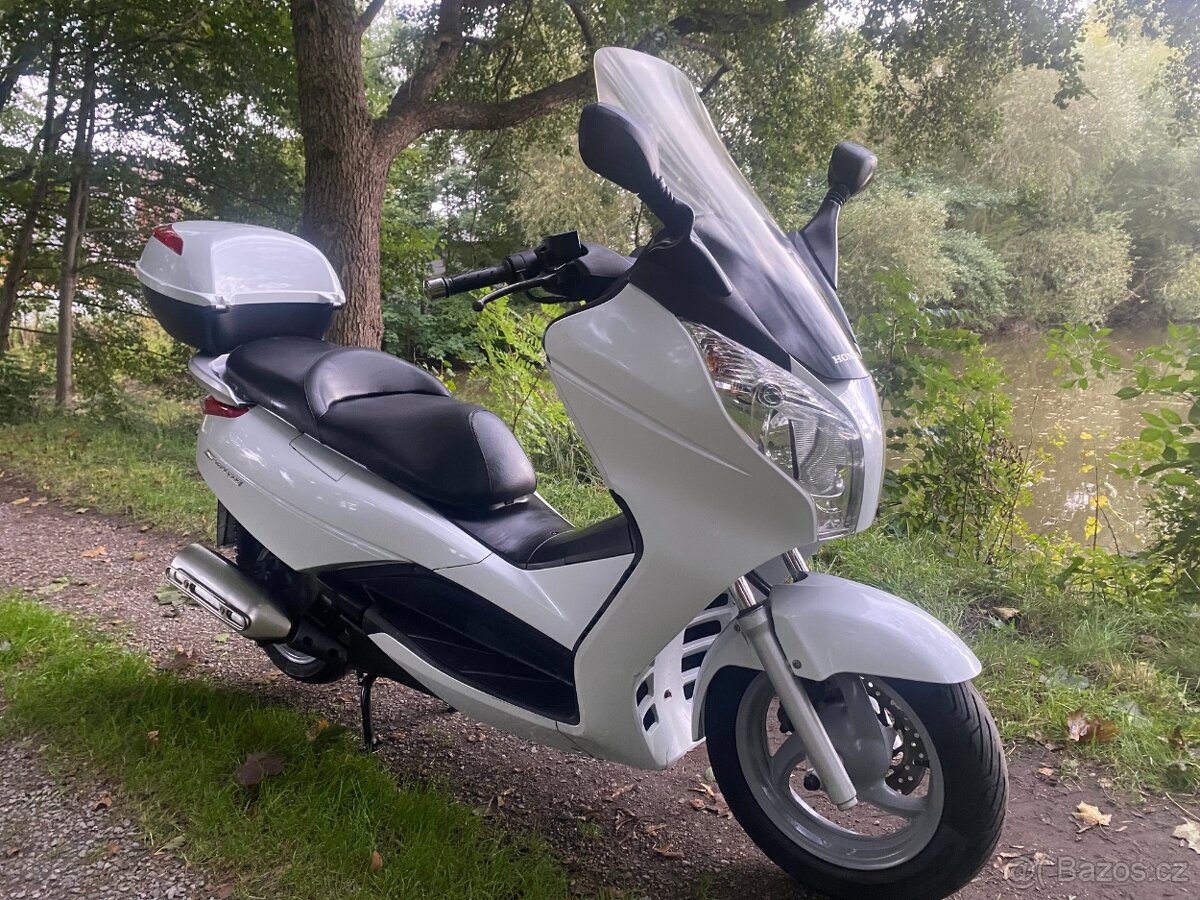 Honda S Wing 125 - 10