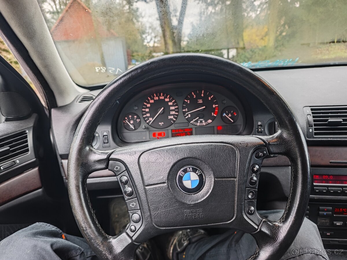 Bmw E39 525i manuál - 10