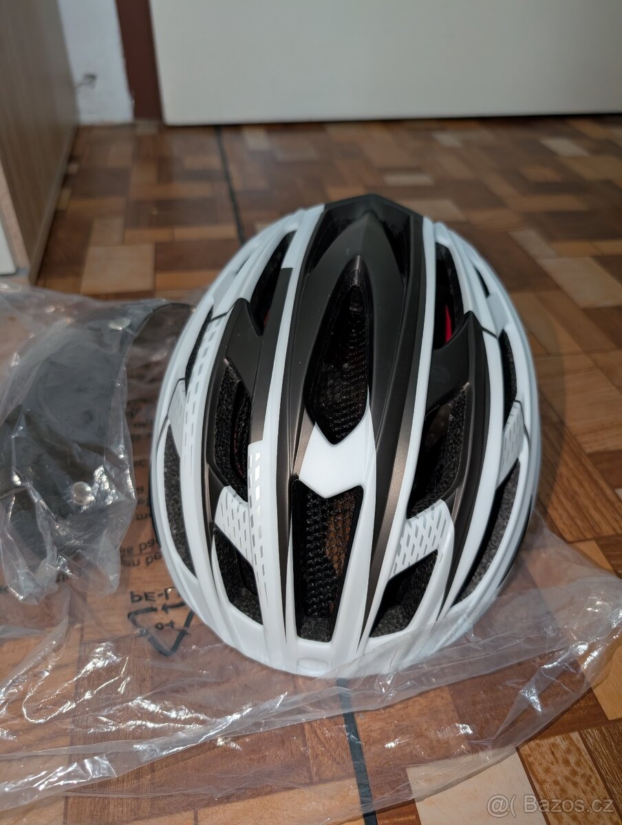 4x cyklo přilba ,kšilt brýle a zadní světlo na usb - 10