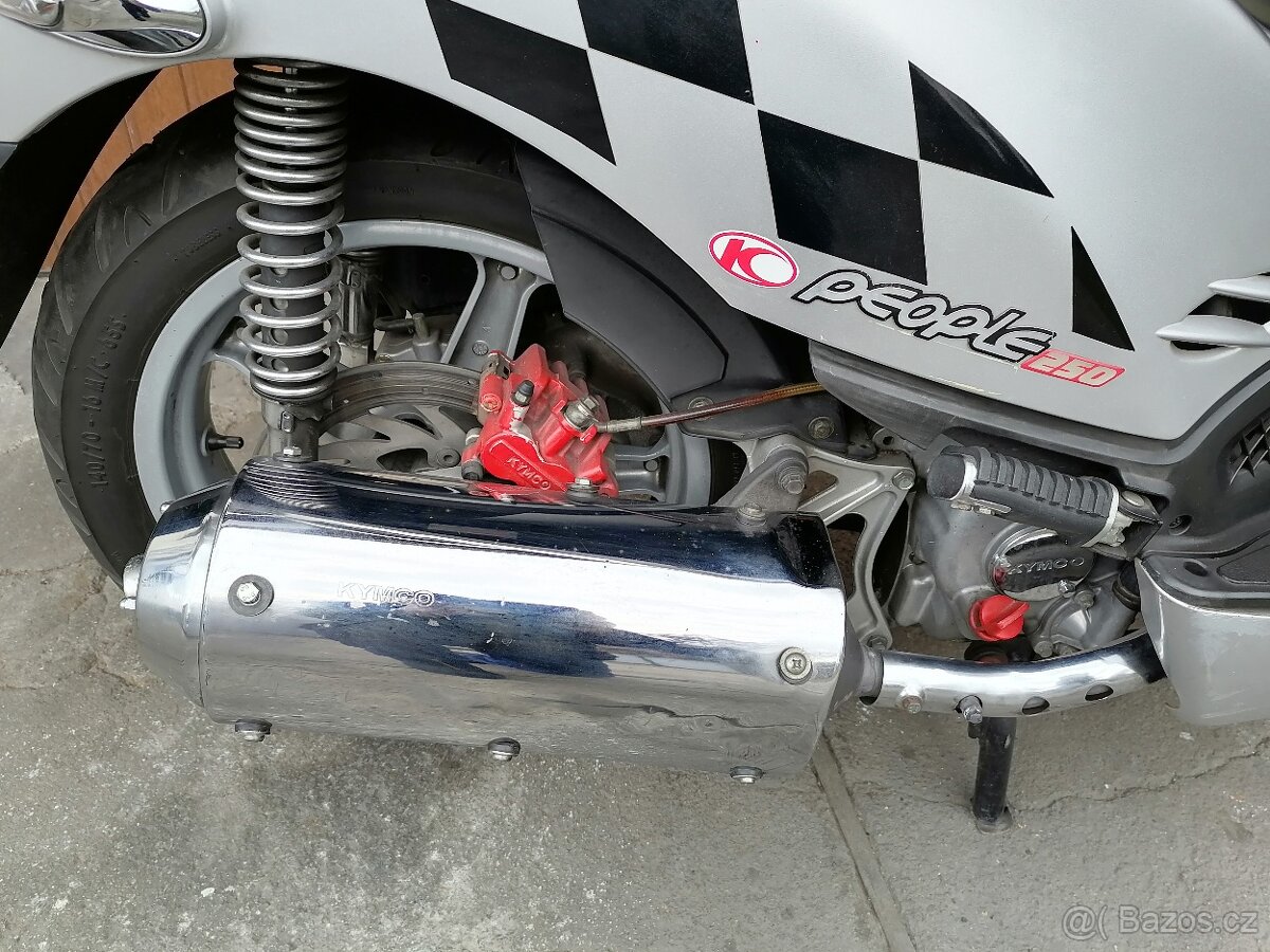 Skútr Kymco - 10