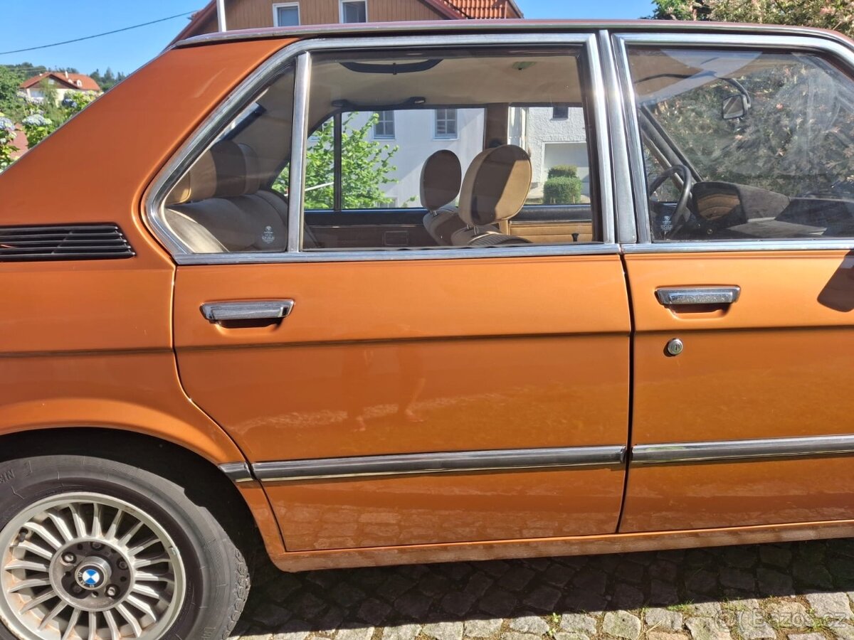 BMW e12 520i 1977 vzácný model - 10