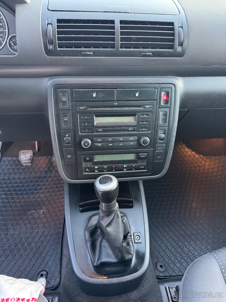 Seat Alhambra 2.0TDi, 7-míst - 10