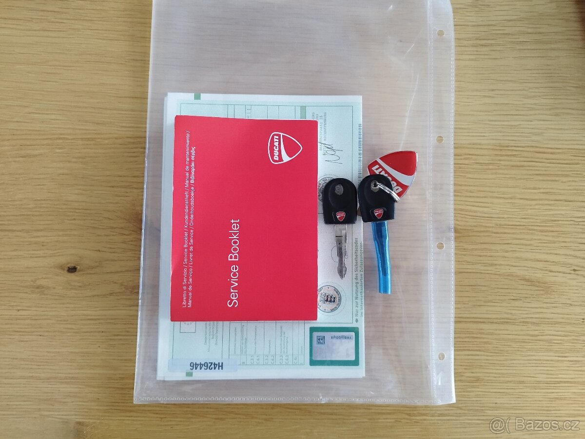 Ducati Monster 1200S - 10