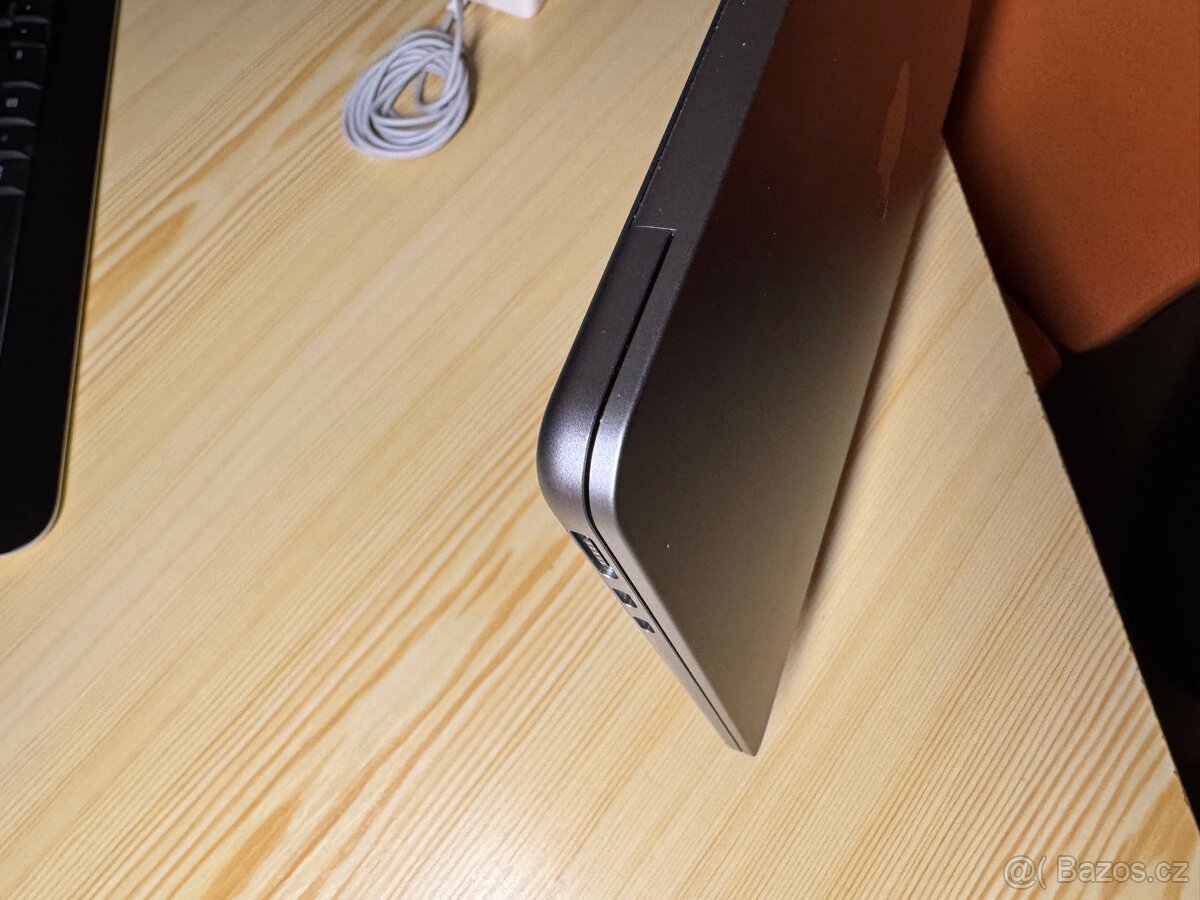 Prodám MacBook Air 13,6” M3/16GB/512GB - 10