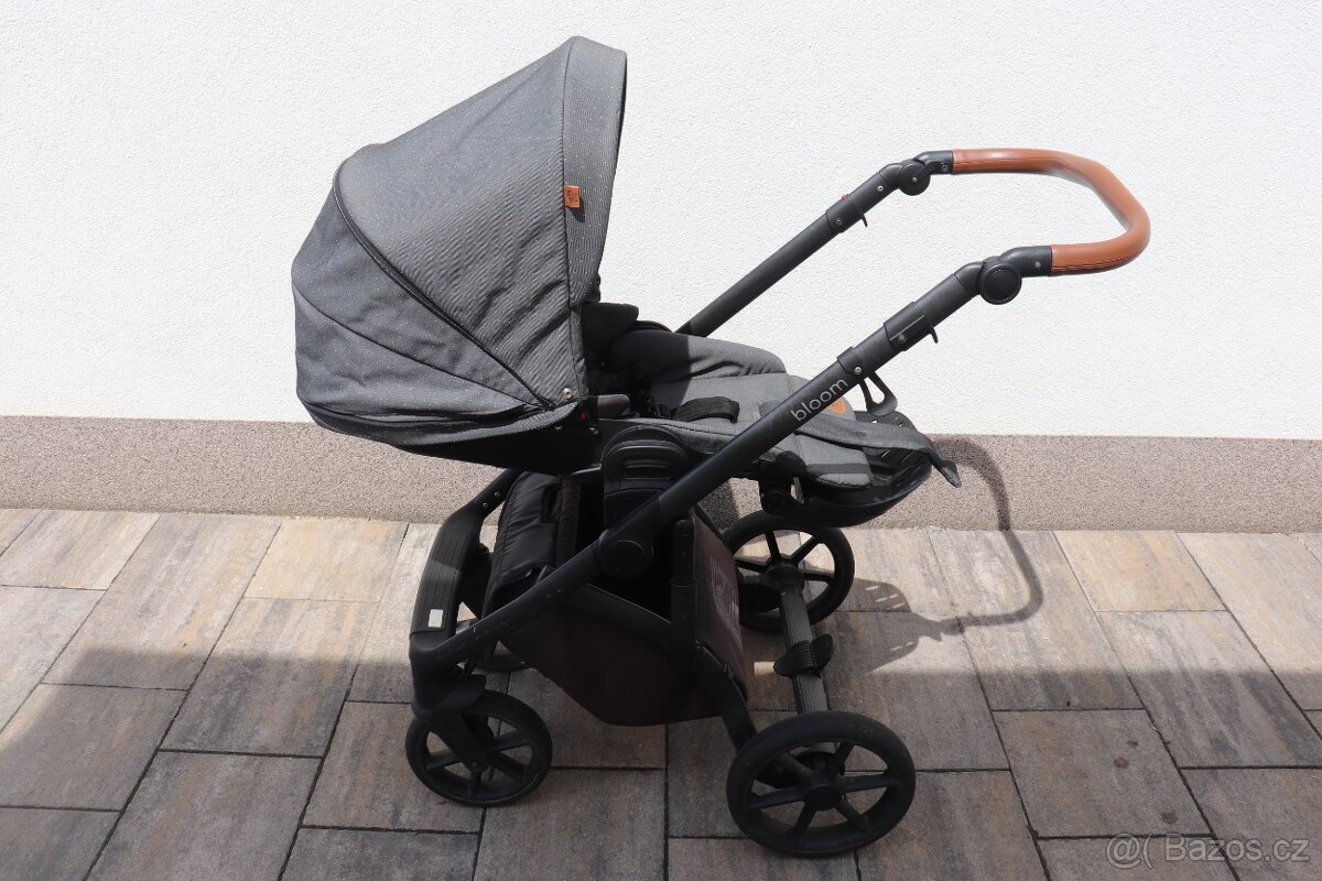 Kombinovaný kočárek Roan Bloom - 10