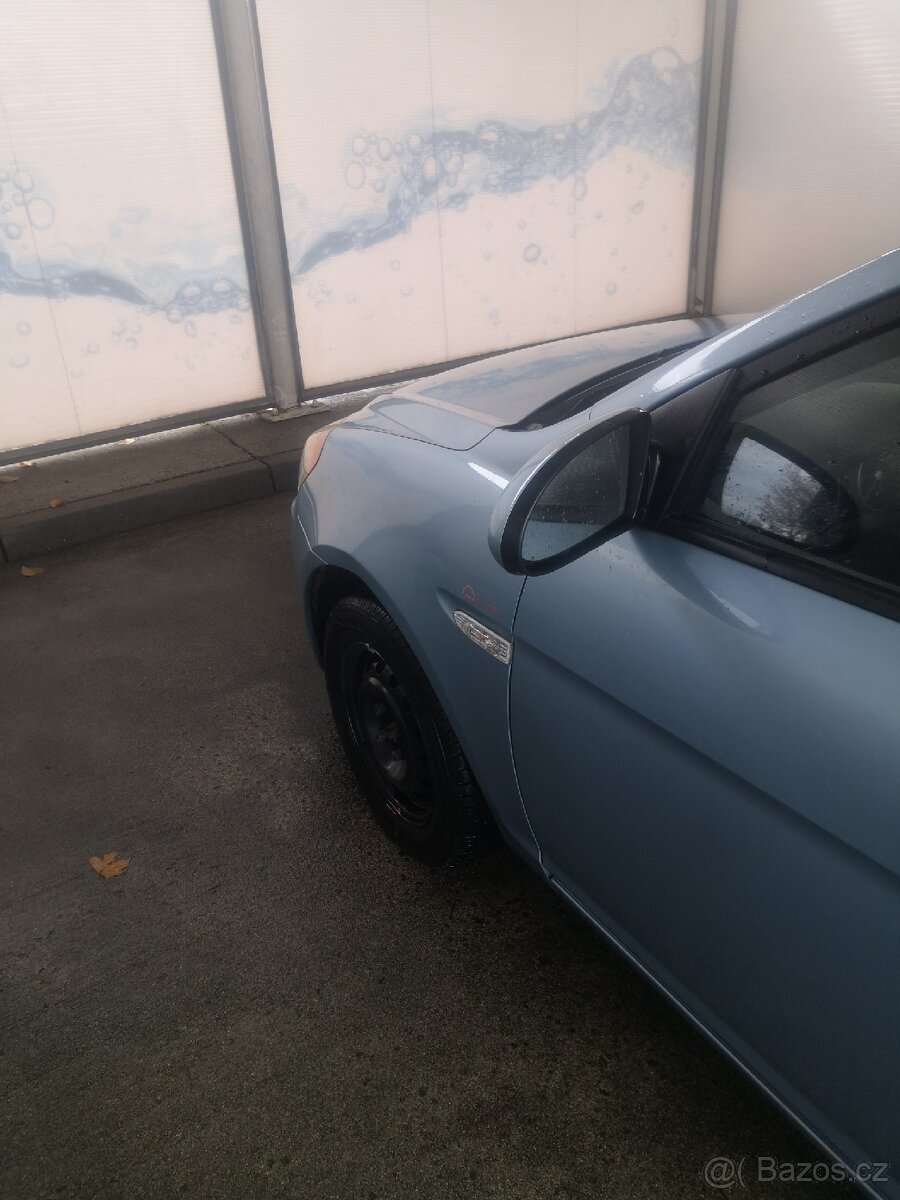 Hyundai Accent 1.6 nafta, 3 dv, NOVÁ STK - 10