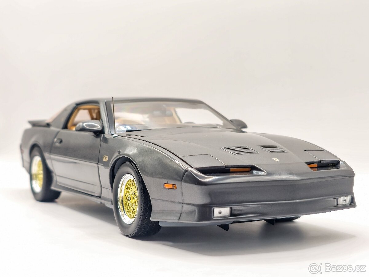 Pontiac Firebird TransAm 1:18 Greenlight - 10