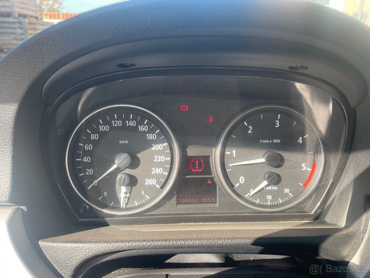 BMW E 90 330 xd - 10